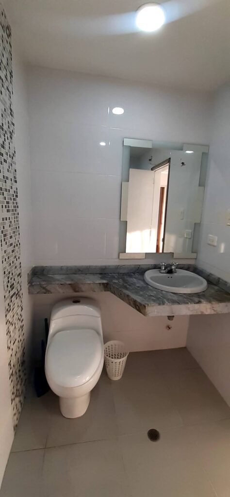 Baño Apartamento Amoblado 1102am Dos Alcobas Edificio Cartagena Escape Plaza